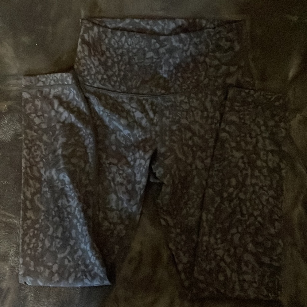 Lululemon Wunder Under Cropped Leggings - Picture 4 of 4